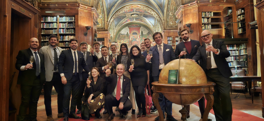 ? The University Club: Cerramos con un evento de networking, compartiendo aprendizajes y reflexionando sobre cómo transformar tendencias en decisiones concretas para el comercio del futuro.